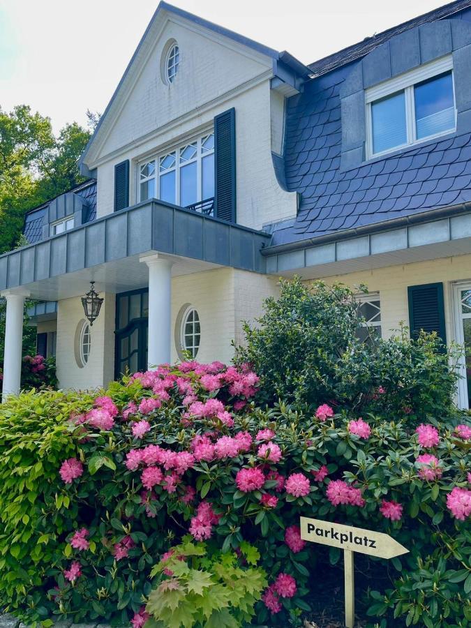 Villa Julian Mansarde Аурих Экстерьер фото